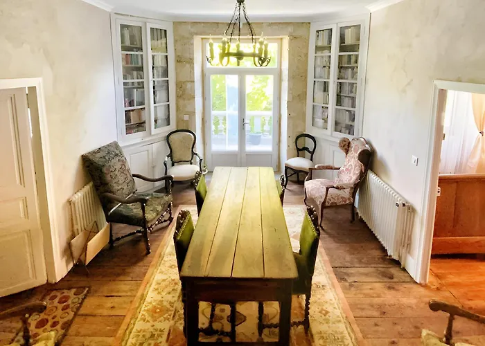 La Belle Gabarre Bed & Breakfast Groléjac