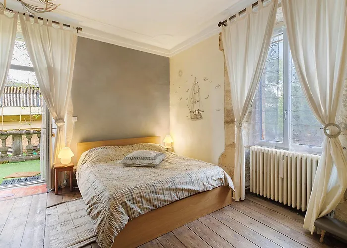 La Belle Gabarre Bed and breakfast 3*